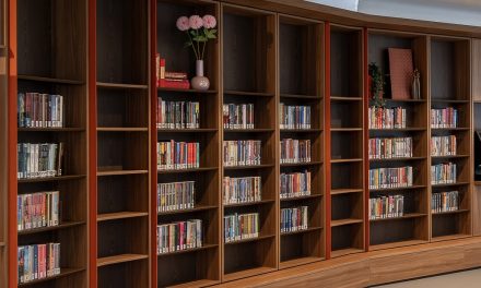 Leescoördinator laat kinderen de magie van boeken ontdekken