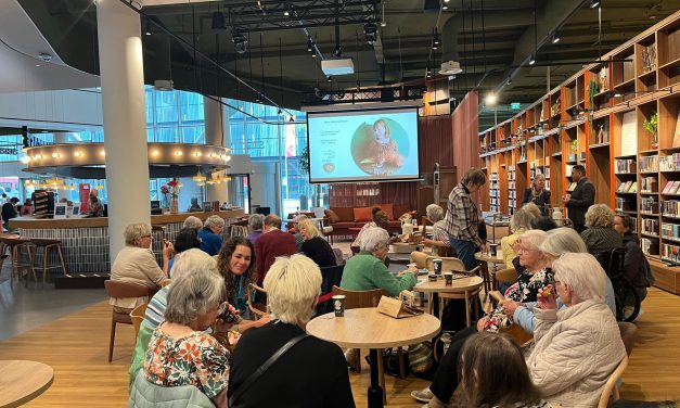Voorleeslunch in Nieuwegein brengt mensen samen: “Ieder mens hééft een verhaal en ís een verhaal”
