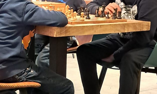 Schaakmiddag in buurthuis Batau stimuleert ontwikkeling van kinderen