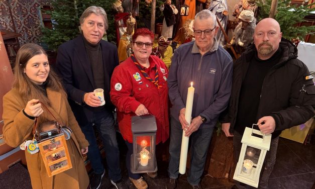 Vredeslicht verbindt mensen in Nieuwegein: ‘Wees zelf een licht voor een ander’.