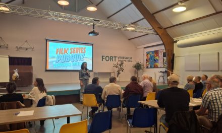 Bewoners van Vreeswijk testen hun filmkennis bij pubquiz in Fort Vreeswijk