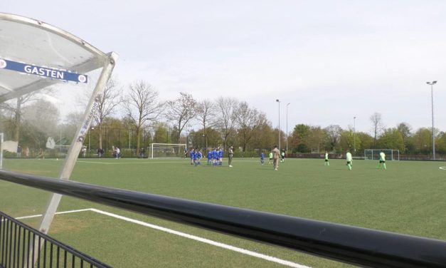Basisschool De Zandbloem grote winnaar schoolvoetbaltoernooi