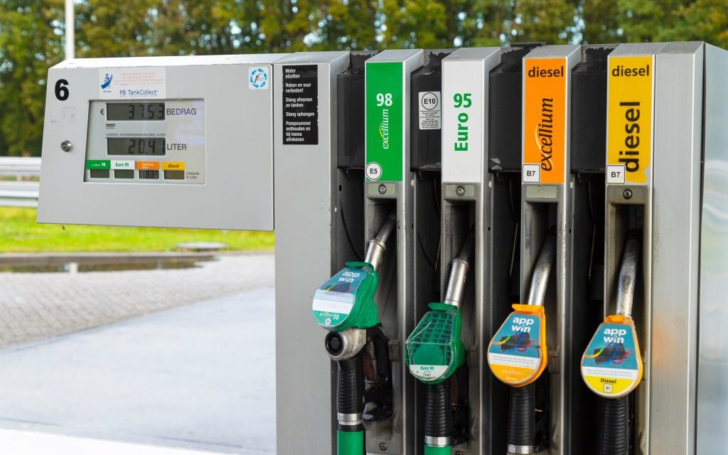 Nieuwegein reageert op torenhoge prijzen aan de pomp: ‘Het is bijna om te huilen’