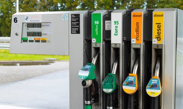 Nieuwegein reageert op torenhoge prijzen aan de pomp: ‘Het is bijna om te huilen’