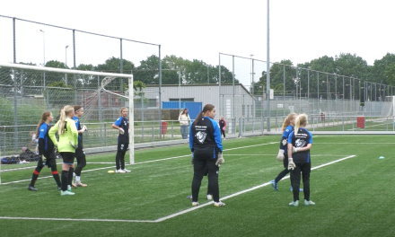Steeds minder kinderen willen keeper worden, deze meiden wel