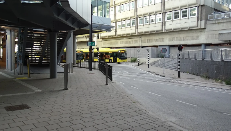 Tijdelijk geen trams van en naar Nieuwegein: Reizigers vinden hun weg met de bus