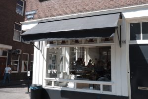 Vegan bakkerij SAINT-JEAN op de Lindengracht.