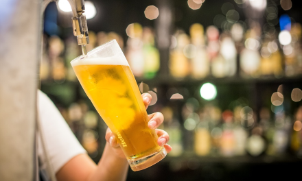 Factcheck: Goedkope Alcohol bij Studentenverenigingen: Een Risico voor Overmatig Drinken
