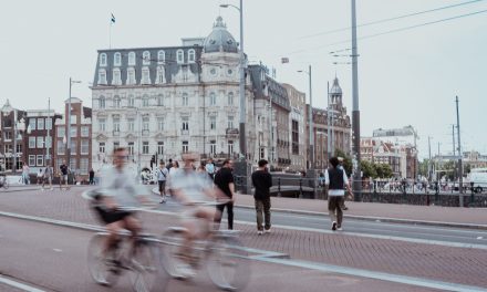 Opgevoerde E-bikes kunnen binnenkort Ferrari ’s inhalen in Amsterdam