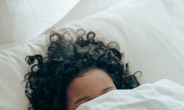 Factcheck: Zorgt slapen met een dicht getapete mond voor meer testosteron productie?