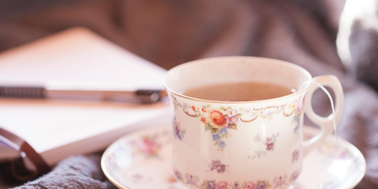 Factcheck: Kun je van te hete thee slokdarmkanker krijgen?