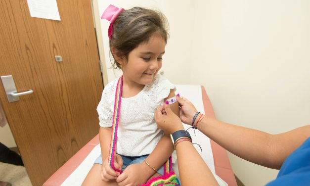 Factcheck: Het vertrouwen in vaccins onder jongvolwassenen is laag