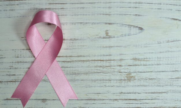 Factcheck: Oestrogeen toedienen bij mannen verhoogt de kans op borstkanker, maar de stijgende gezondheidsrisico’s zijn relatief klein 
