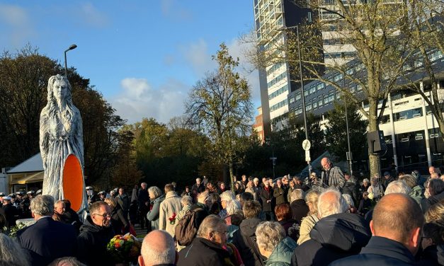 Razzia herdenking in Rotterdam brengt verhalen bij elkaar