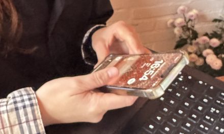 Hoe verslaafd zijn jongeren écht aan hun telefoon?