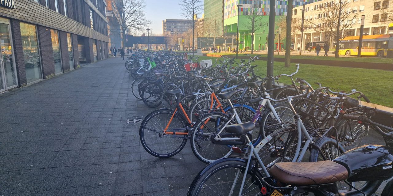 Factcheck: Krijgen asielzoekers in azc’s gratis een fatbike van het COA?