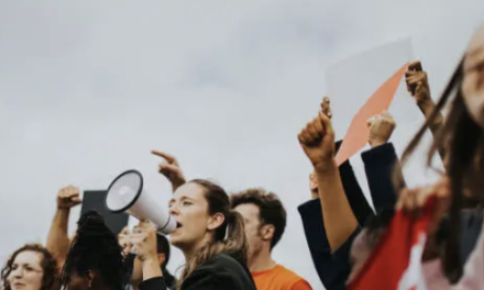 Veel jongeren ervaren dat meningen steeds verder uit elkaar liggen