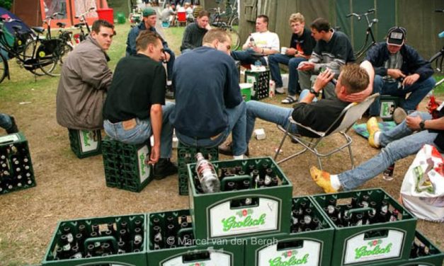 Overmatig alcohol drinken wordt te veel genormaliseerd op sociale media