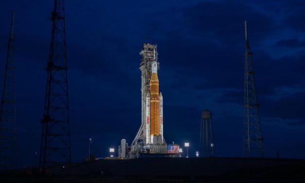 Nieuwe strijd om de ruimte: waarom de maan opnieuw het strijdtoneel is