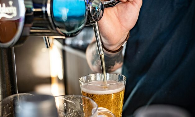 Studeren met een kater: Dit is de échte impact van alcohol op jongvolwassenen