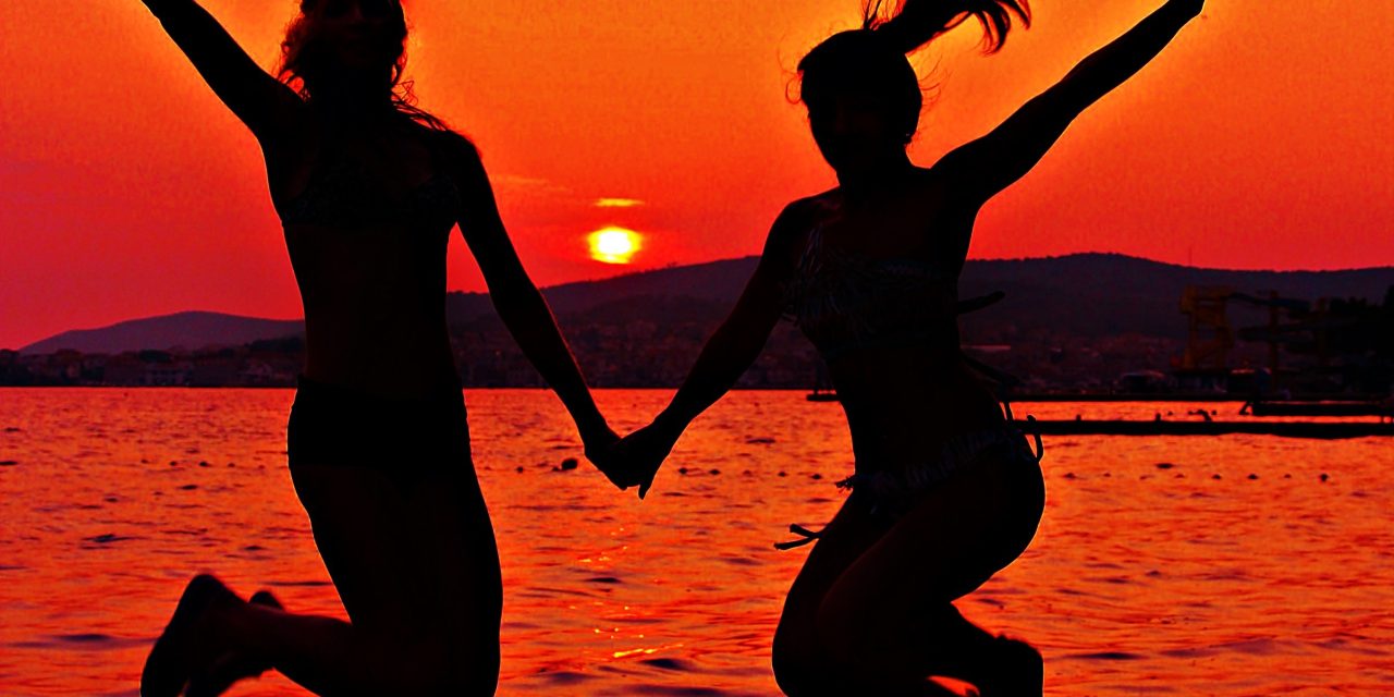 Factcheck: leunen vrouwen meer op hun vriendinnen voor emotionele steun?