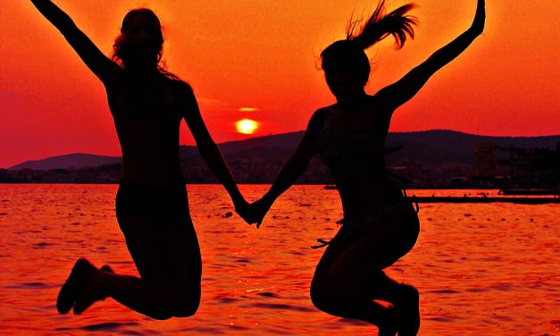 Factcheck: leunen vrouwen meer op hun vriendinnen voor emotionele steun?