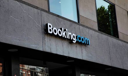Amnesty International zet Booking.com onder druk