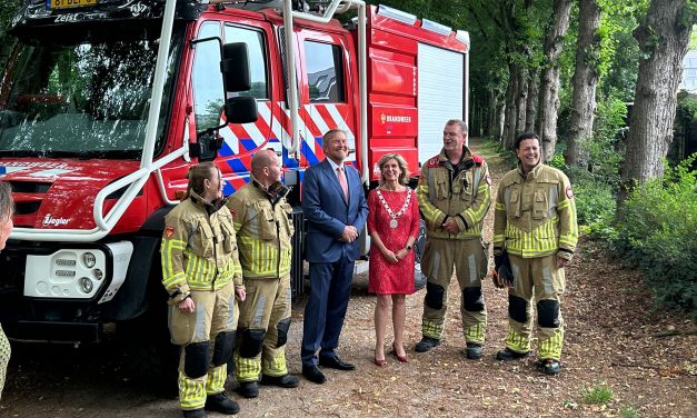 Koning op bezoek bij Austerlitz door initatief burgers bosbrand prefentie