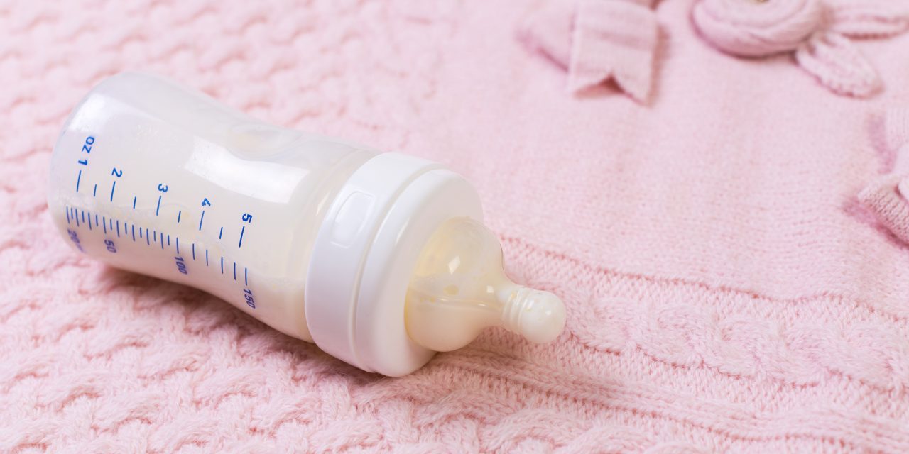 1 op de 5 vrouwen bevat een te hoge concentratie PFAS, flesvoeding geen beter alternatief