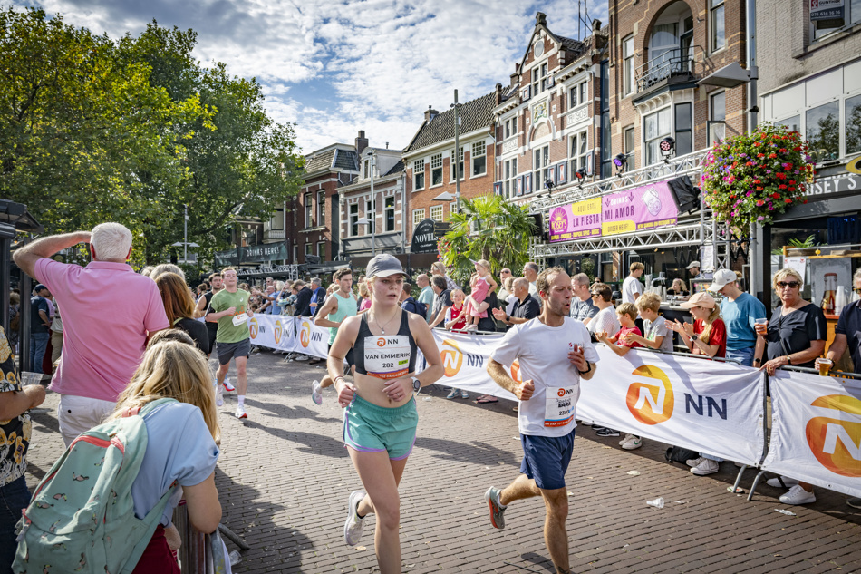 Steeds meer jongeren rennen van Dam tot Dam