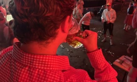 Waarom jongeren het Oktoberfest in Duitsland bezoeken