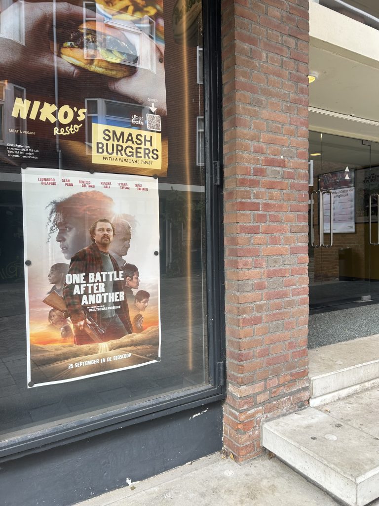 Beeld: Kino Rotterdam maakt reclame voor Smash Burges in bijbehorende restaurant.
Bron: Rolán Bouzas Wensing