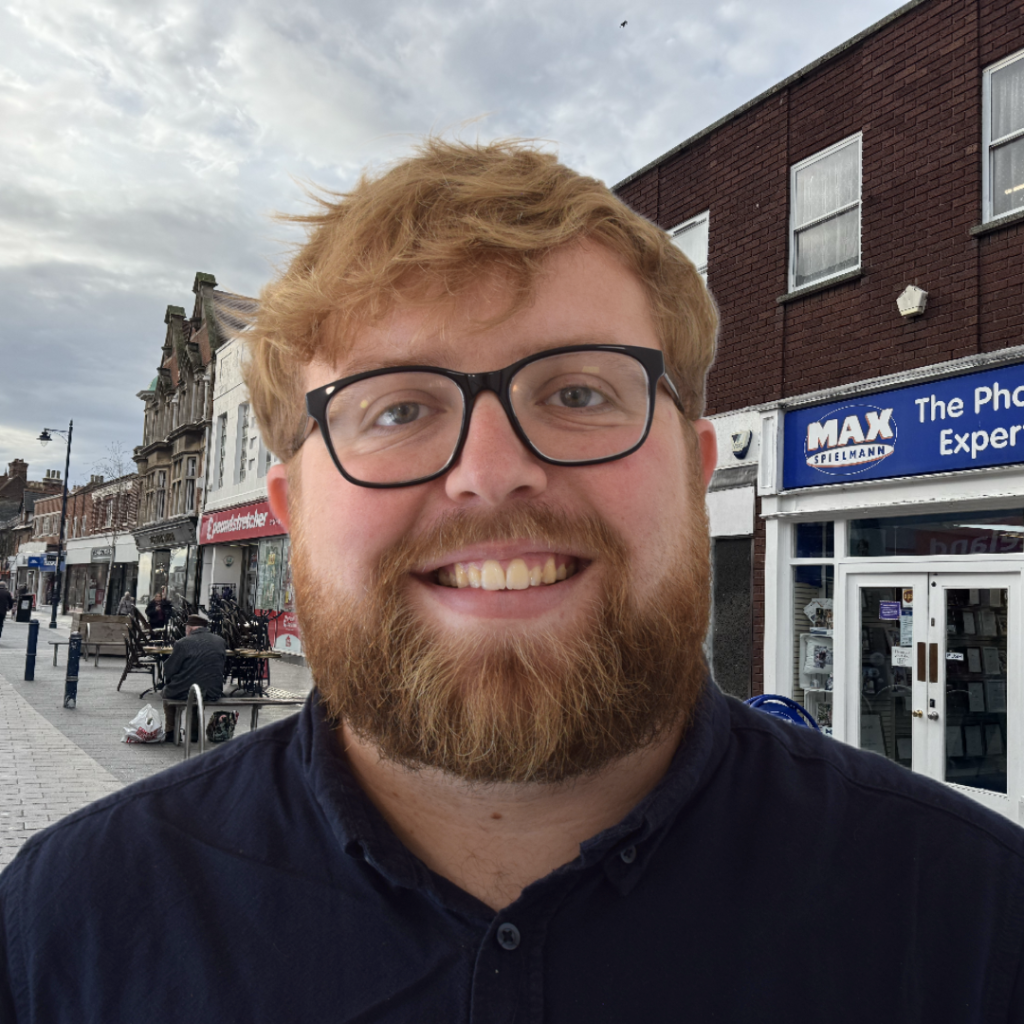 Luke Smout houdt Felixstowe zichtbaar: ‘Als wij het niet vertellen, doet niemand het’