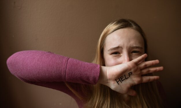 Minder meldingen huiselijk geweld, maar meer kindermishandeling dan een jaar geleden