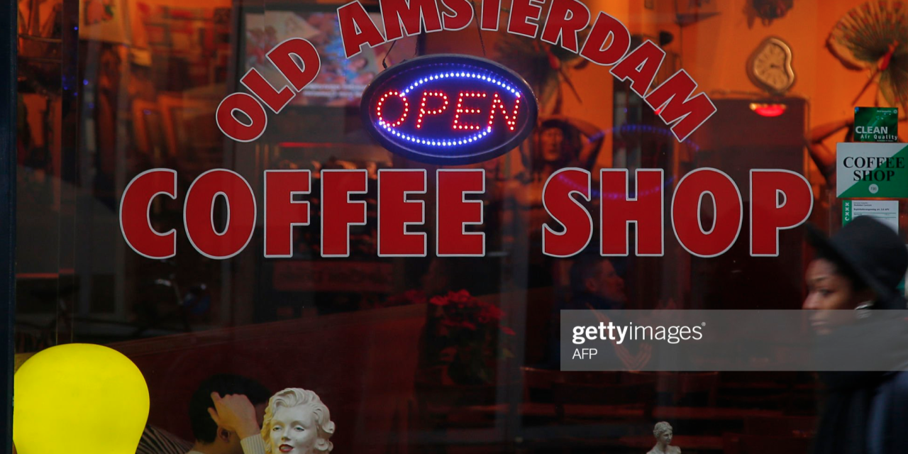 Grote daling aantal drugsmisdrijven in Amsterdam in 2020 en 2021