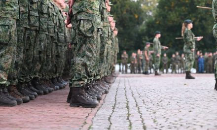 Testen veiligheid nieuwe rekruten Defensie: augustus plus tien maanden