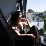 Luca Hennik over haar stap richting het maken van muziek: “Het gaf me een gevoel van identiteit, ik voelde me jarenlang onzichtbaar.”