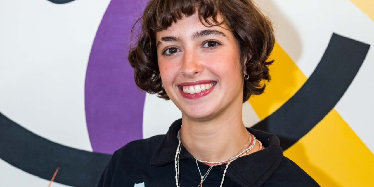 Noa de Goede, jonge vrouw in de kunstwereld: ‘Ik heb geen zin om me te moeten bewijzen aan al die oude mannen’