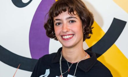 Noa de Goede, jonge vrouw in de kunstwereld: ‘Ik heb geen zin om me te moeten bewijzen aan al die oude mannen’