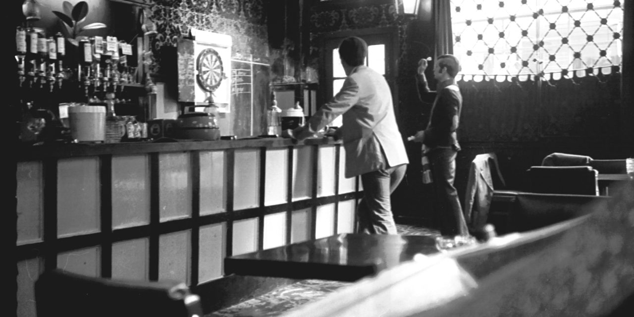 Lokale dartsbond ziet: liever gezellige avond dan goed gooien