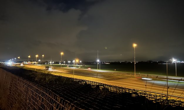Snelweg door je voortuin