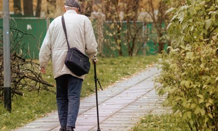Steeds meer valpartijen onder 65-plussers