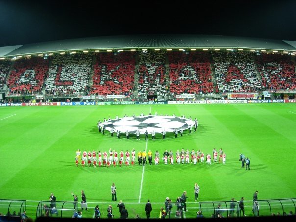 AZ Alkmaar houdt vast aan zijn Nederlandse identiteit, wat zorgt voor constante prestaties