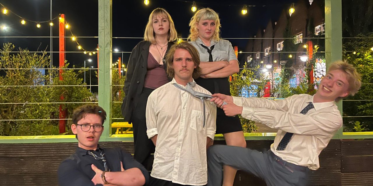 Punkband Naaimachine maakt woede hoorbaar