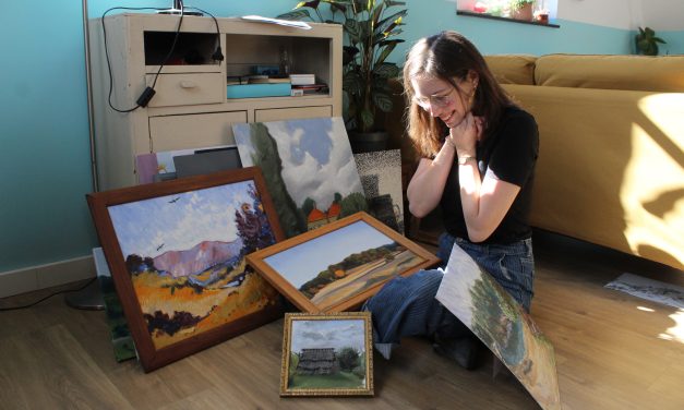 Bente ontwikkelt haar eigen schilderstijl: ‘Hoe zet je geloof op een canvas?’