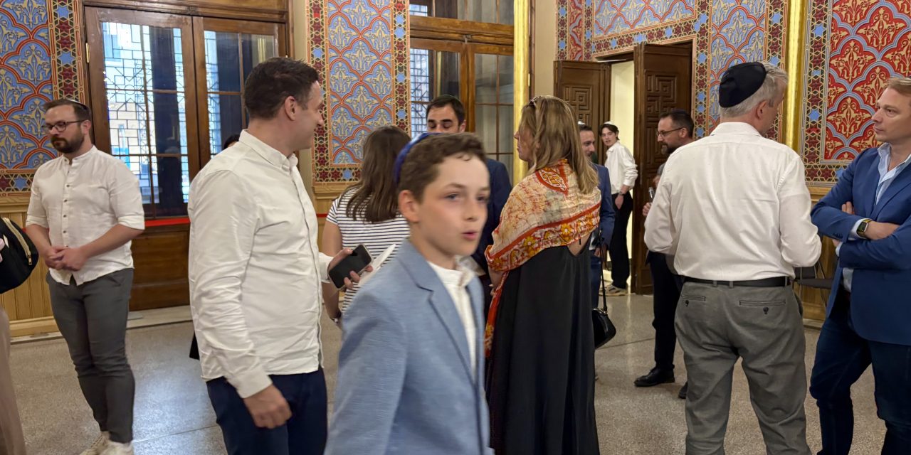 Tussen bescherming en politiek: de Joodse gemeenschap in een veranderend Hongarije
