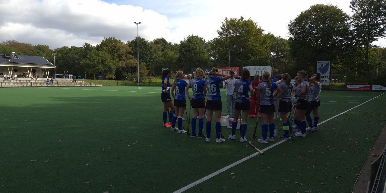 ‘Dat was een goeie, hè?’: Patrick Bruijnes pakt eerste zege als hoofdtrainer van MHC Ede Dames