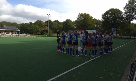 ‘Dat was een goeie, hè?’: Patrick Bruijnes pakt eerste zege als hoofdtrainer van MHC Ede Dames