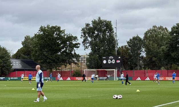 Ajax vrouwen haalt uit tegen AZ en bezorgt Alkmaarders eerste puntenverlies