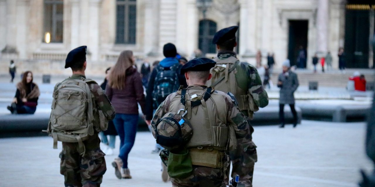 Franse veiligheidsstatus op scherp: terreurdreiging bereikt hoogste niveau